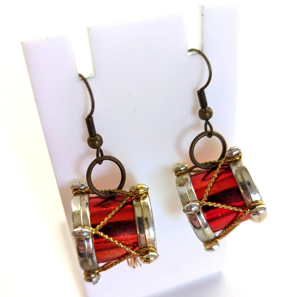 Vintage Holiday Christmas Drum Figural Drummer Boy Band Dangle Hook Earrings